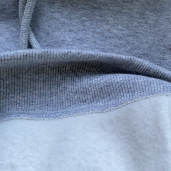 Aritzia TNA Hoodie - Picture 6 of 6